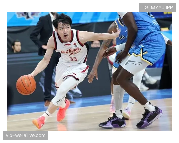 篮球比赛中持球五秒违例的具体判定标准是什么